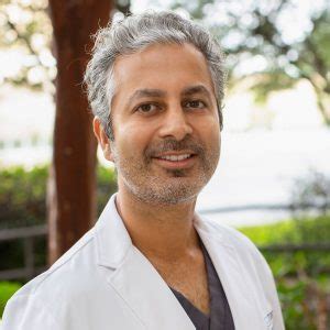 Dr. Tanuj Nakra, FACS, MD, Plastic Surgery 